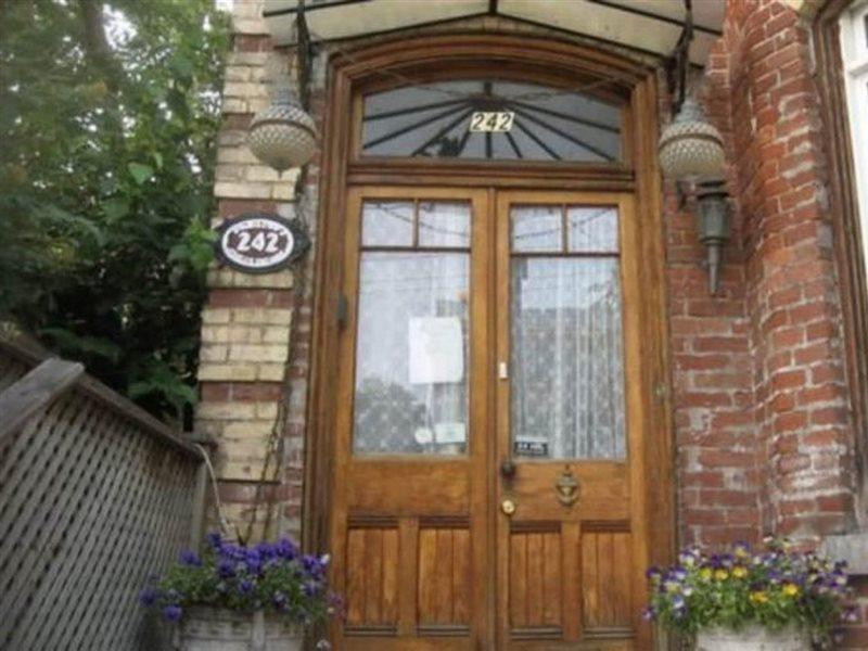 לינה וארוחת בוקר Pimblett'S Toronto Downtown Bed &Breakfast מראה חיצוני תמונה