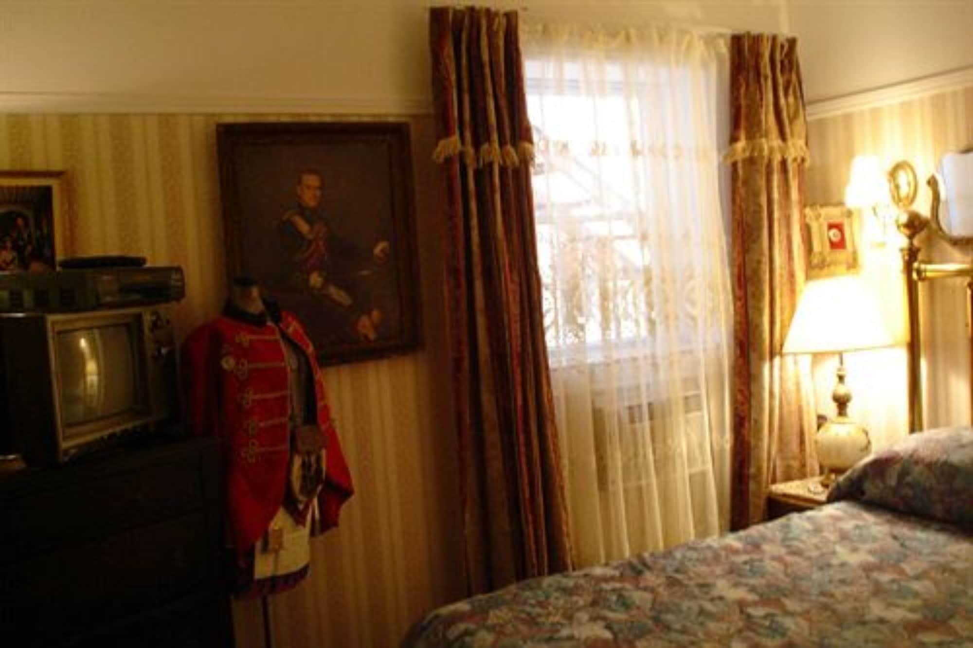 לינה וארוחת בוקר Pimblett'S Toronto Downtown Bed &Breakfast מראה חיצוני תמונה