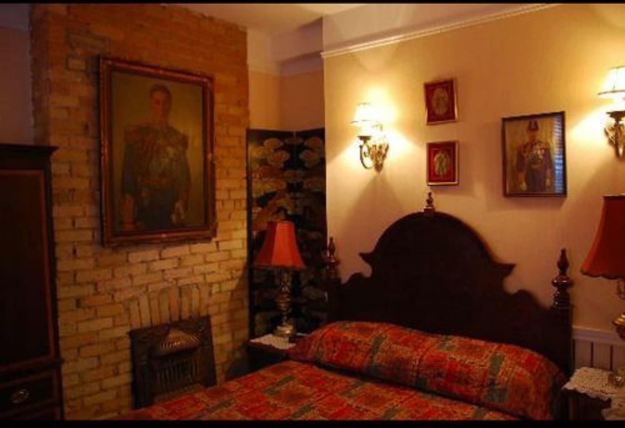 לינה וארוחת בוקר Pimblett'S Toronto Downtown Bed &Breakfast מראה חיצוני תמונה