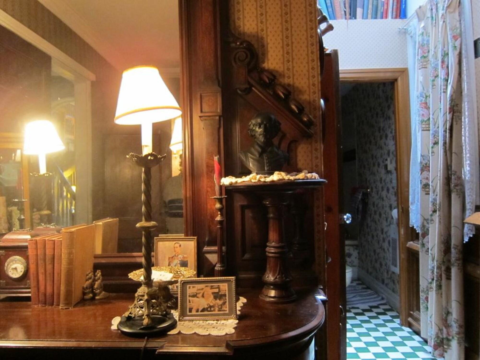 לינה וארוחת בוקר Pimblett'S Toronto Downtown Bed &Breakfast מראה חיצוני תמונה