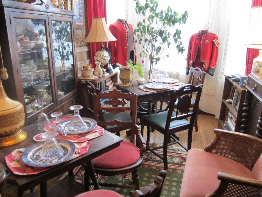 לינה וארוחת בוקר Pimblett'S Toronto Downtown Bed &Breakfast מראה חיצוני תמונה